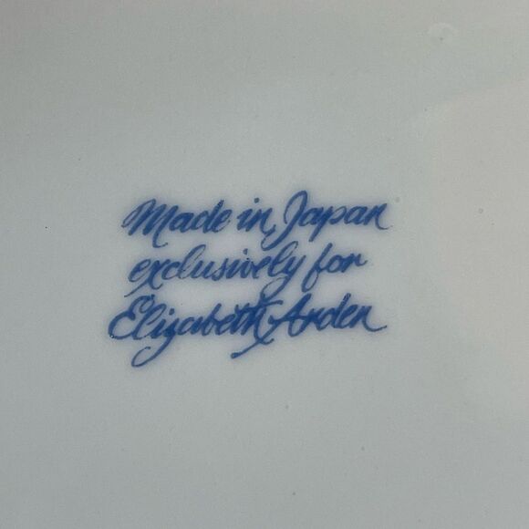 Classic Elizabeth Arden Porcelain Cat Powder Box WITH Scoop - Picture 10 of 10